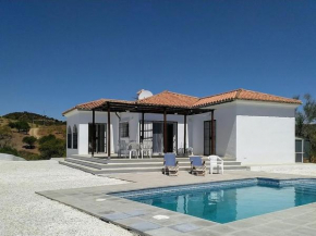 Simplistic Holiday Home in Almog a with Private Pool, Almogia